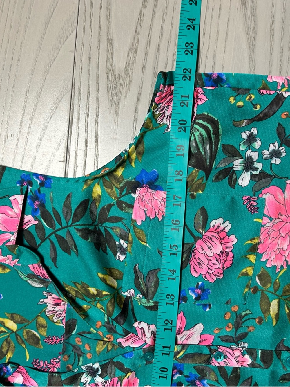 Gorgeous Express Teal Floral Silky Sleeveless Button-Front (Large SLIM) - Picture 6 of 6